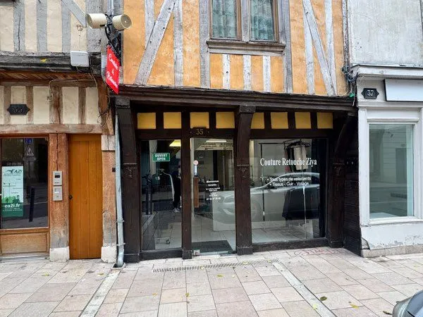 Fonds de commerce retoucherie avec matériel - 39 m²
