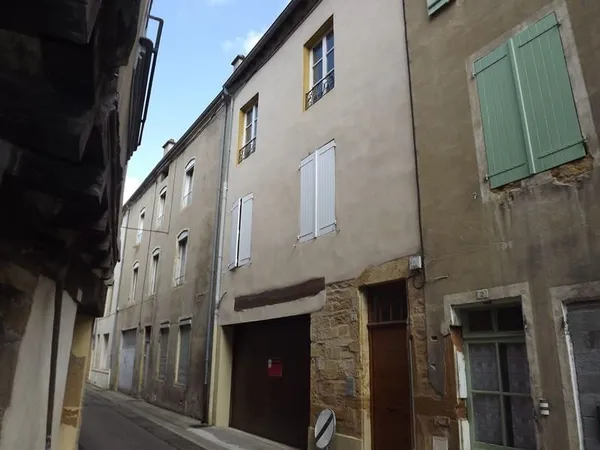 Immeuble de rapport centre ville, proche commerces.160 m2 p