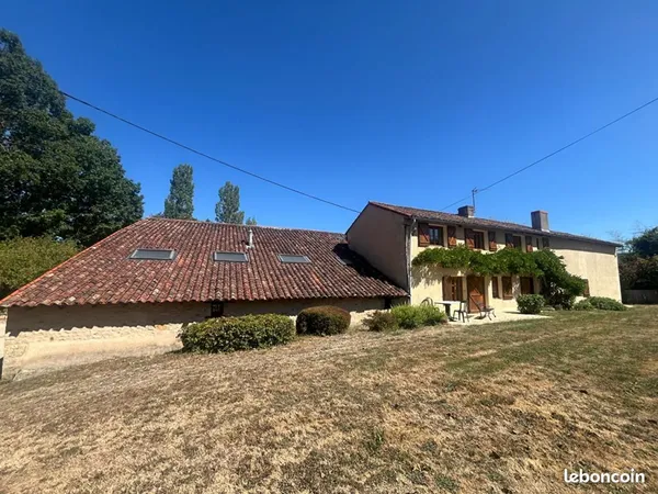 Maison 8 pièces 317 m²