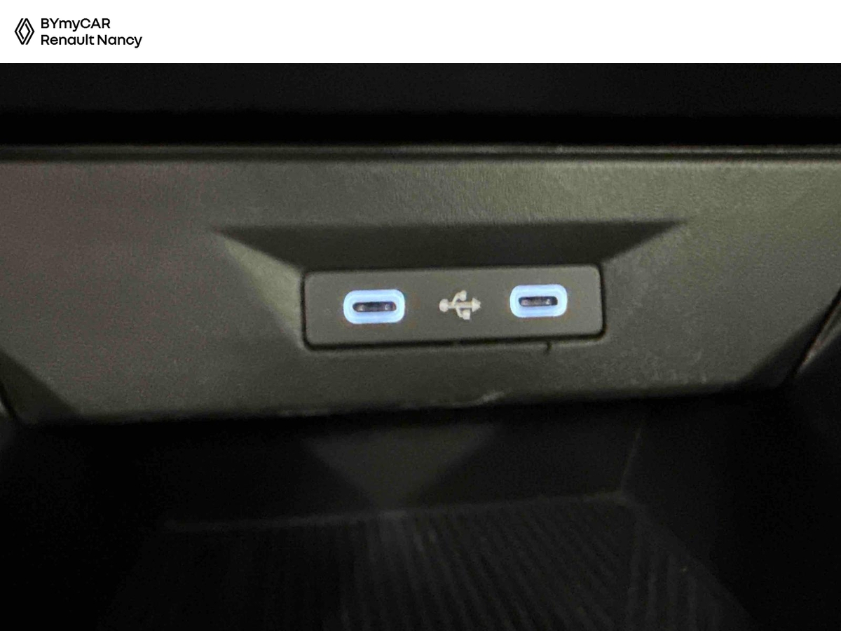 Renault Clio E-Tech full hybrid 160 ch — photo 17