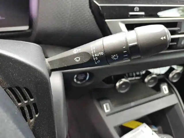 Citroën C4 e- 136 ch automatique — photo 22