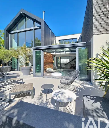 Maison 6 pièces 258 m²