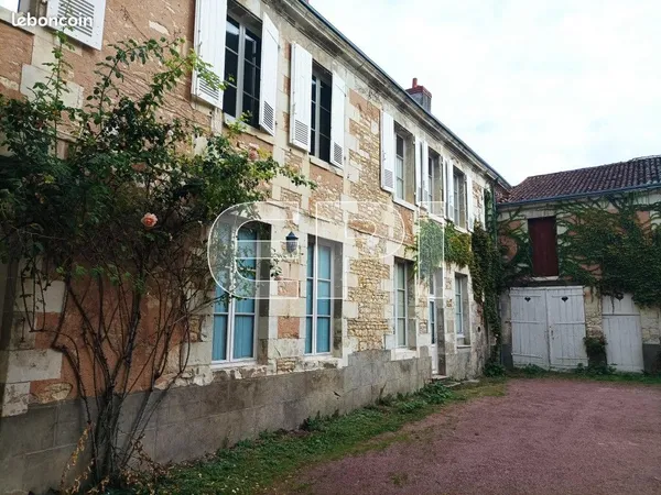 Maison 8 pièces 234 m²