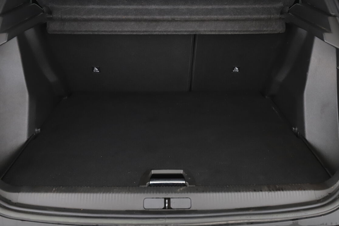 Peugeot 2008 1.2 PureTech Roadtrip EAT8 — photo 16