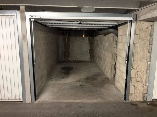 Parking 12 m²