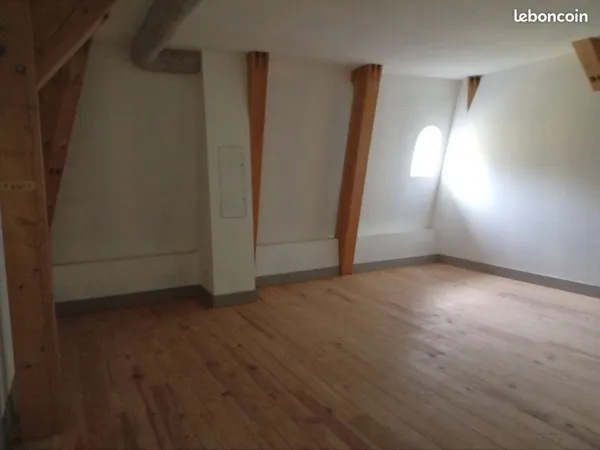 Grenier 33m2 Bernascon Aix les bains