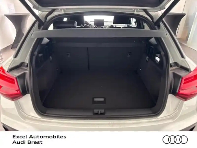 Audi Q2 35 tfsi 150ch s line plus s tronic 7 — photo 9