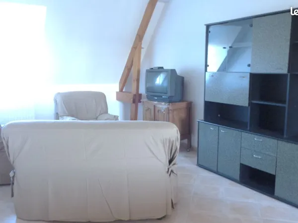 Appartement récent meublé lumineux de type F3 de 67 m²