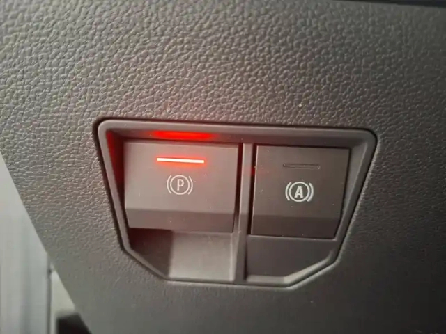 Renault Megane e-tech er ev60 130ch super charge — photo 31