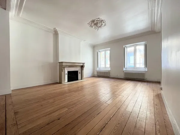 Appartement 4 pièces 7 m²