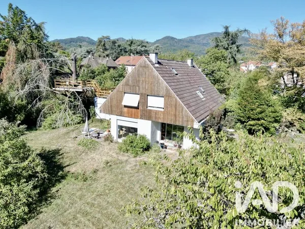 Maison 9 pièces 230 m²
