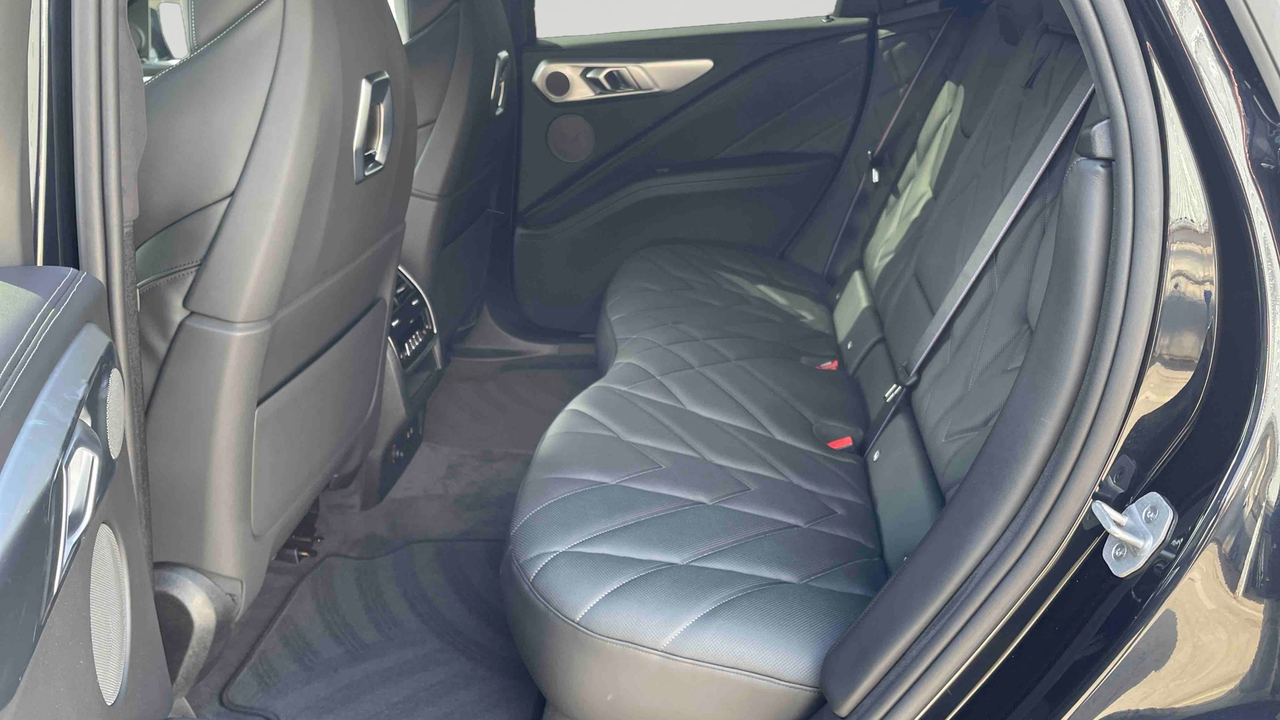 BMW XM 50e 476 ch BVA8 — photo 12