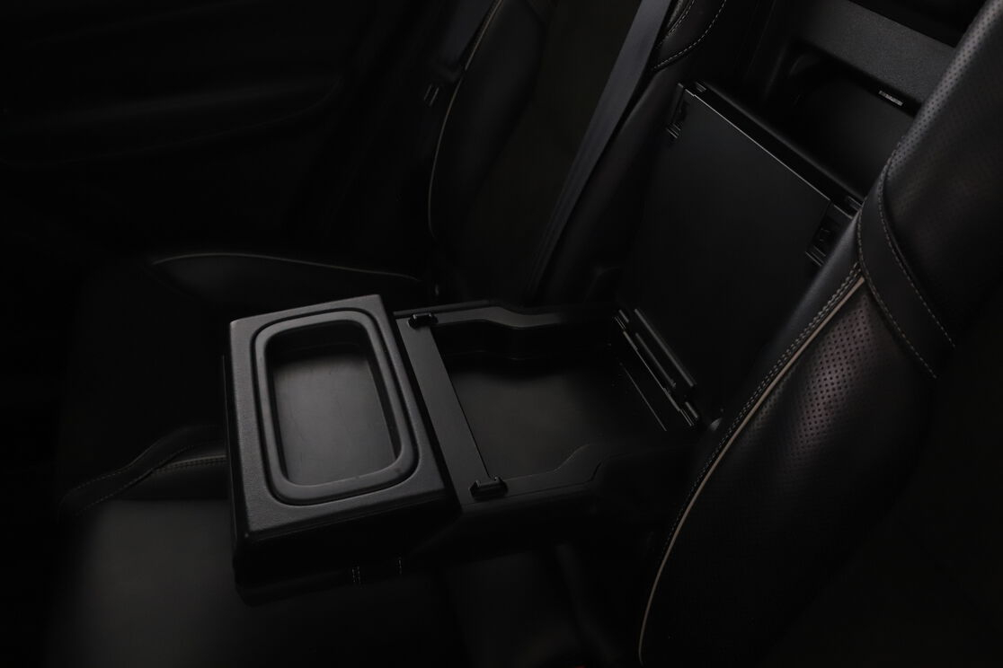 Volvo XC60 2.0 D5 AdBlue AWD R-Design Geartronic 8 — photo 15