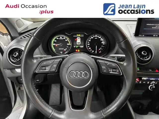 Audi A3 sportback 40 e-tron 204 s tronic 6 — photo 12