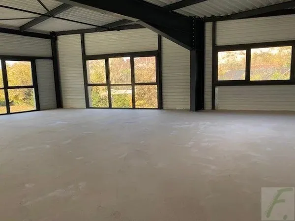 Local 98 m²