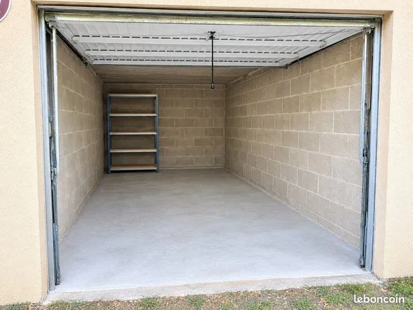 Stationnement Location Vienne   100€