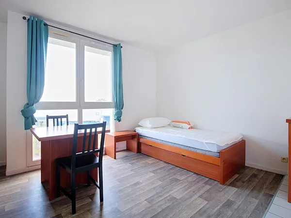 STUDIO RUEIL-MALMAISON PLAINE GARE PROCHE GARES RER RUEIL ET NANTERRE VILLE RESIDENCE ETUDIANTE