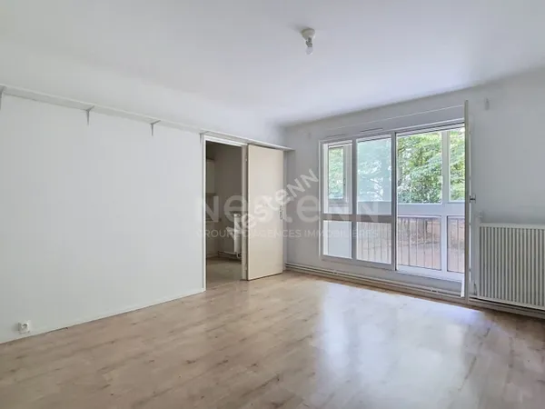 Nantes Collines du Cens : En VENTE, Proche chronobus, appartement T2 de 55 m², environnement calme.