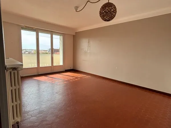 CHALLANS CENTRE-VILLE - T3 lumineux de 64 m² avec balcon