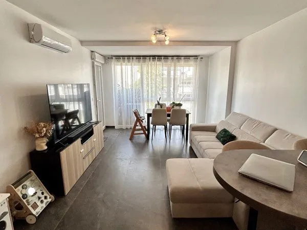 Apparemment t3 62m2 Saint Priest centre-ville