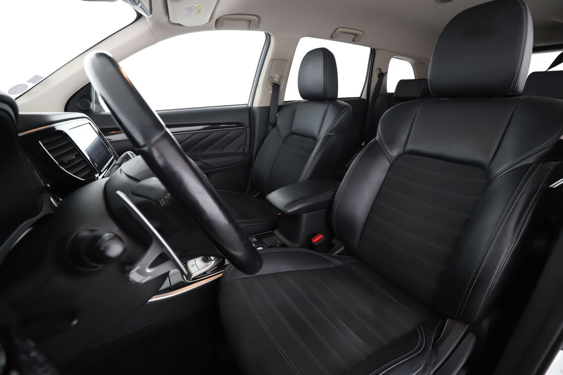 Mitsubishi Outlander PHEV Twin Motor Intense 4WD — photo 9
