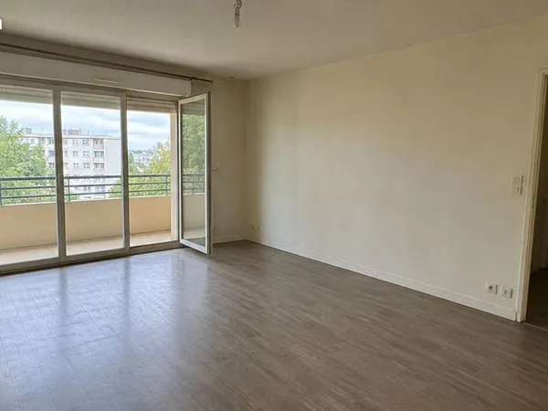 Appart T4 lumineux au coeur de Manosque avec balcon + parking + cave