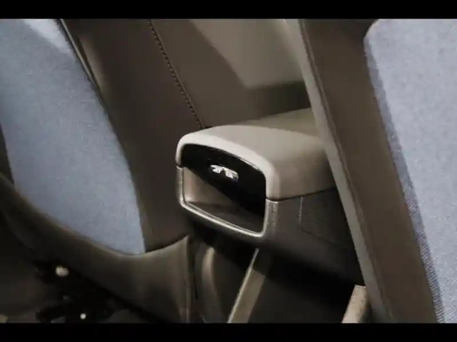 Volvo Ex30 single extended range 272ch plus — photo 12