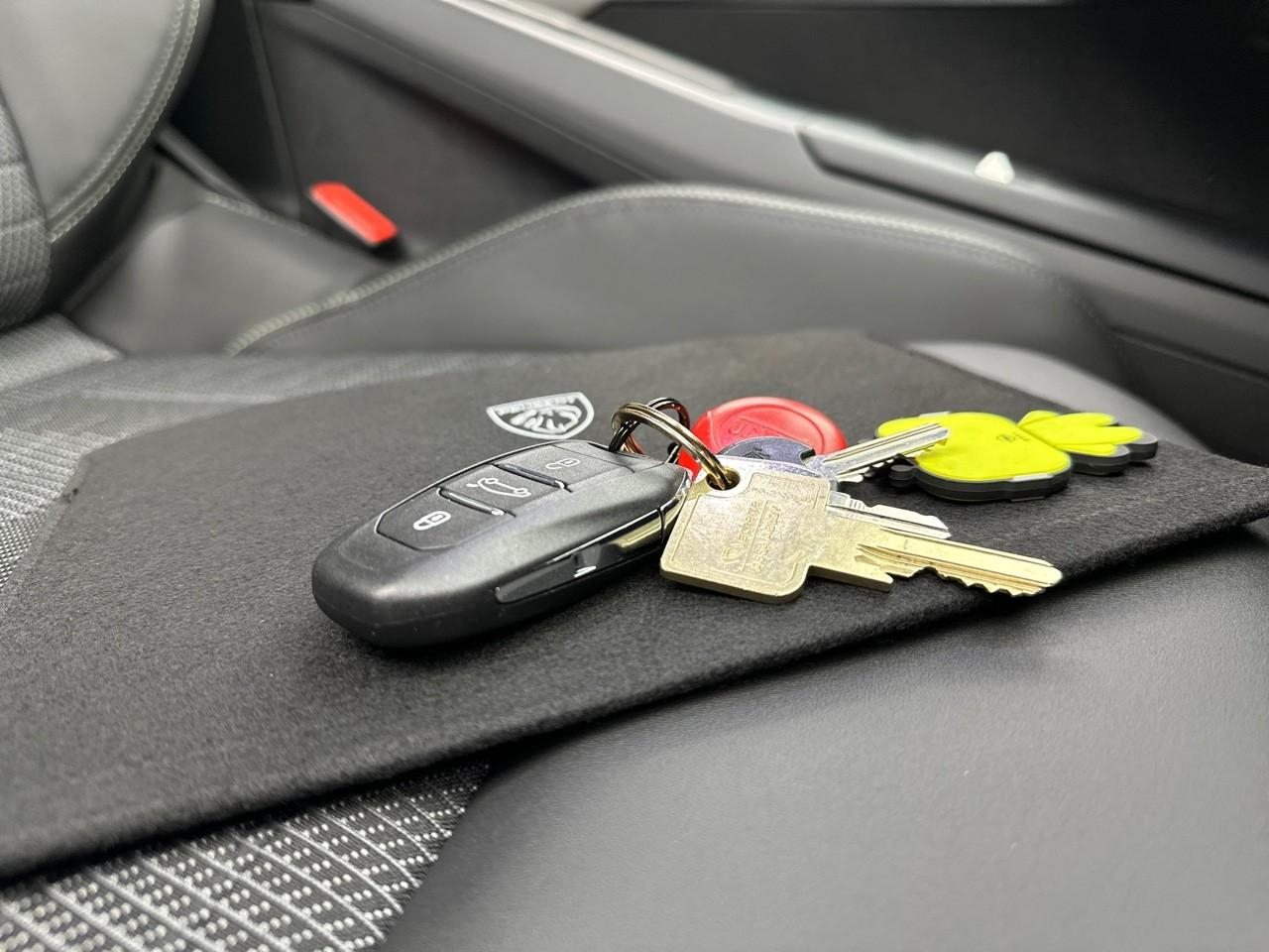 Peugeot 3008 hybrid 145 e-dcs6 gt — photo 36