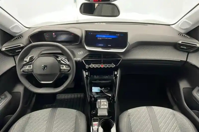 Peugeot 208 hybrid 110 e-dcs6 — photo 9