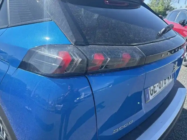 Peugeot 2008 puretech 130 s&amp;s bvm6 — photo 17