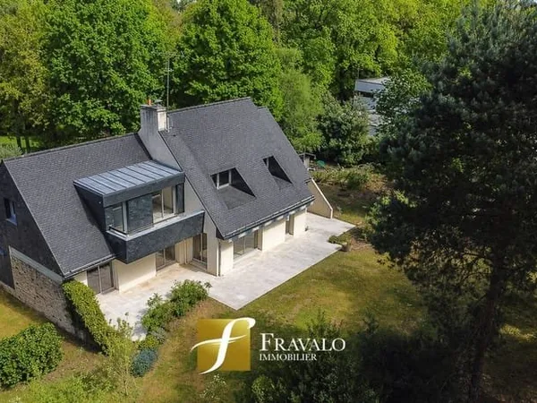 Maison 10 pièces 240 m²