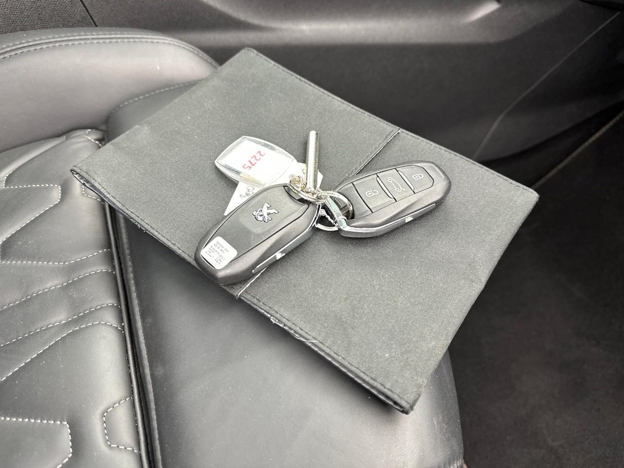 Peugeot 3008 puretech 130ch s&s eat8 gt pack — photo 40