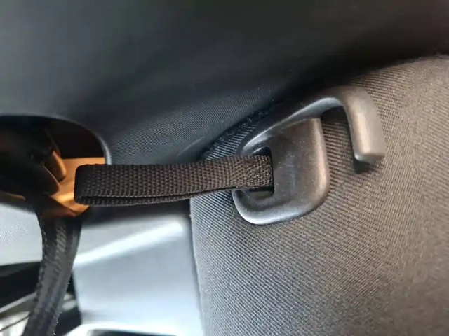 Renault Twingo iii e-tech — photo 26