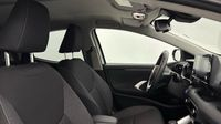 Toyota Yaris 116h Design 5p MY22 — photo 15