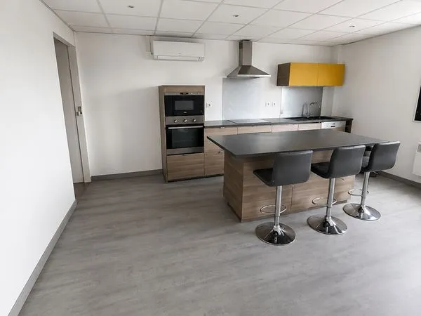 BUREAUX INDÉPENDANT 50 m² - CAilloux-SUR-FONTAINES - 650 CHARGES COMPRISES