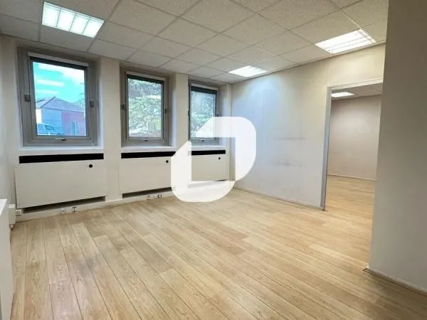 Local bureaux 125 m²