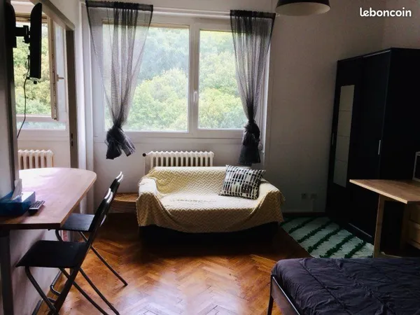 Studio sécurisé avec vue dégagée