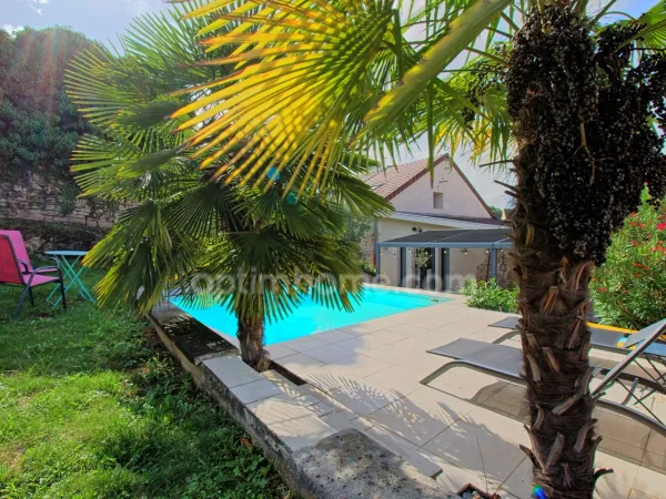 Maison 4 chambres et piscine a vendre à 10 minutes du centre ville de Dole (39)