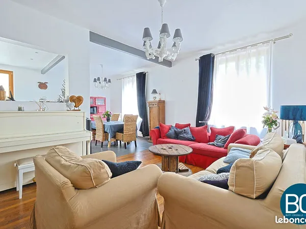 Maison 7 pièces 197 m²
