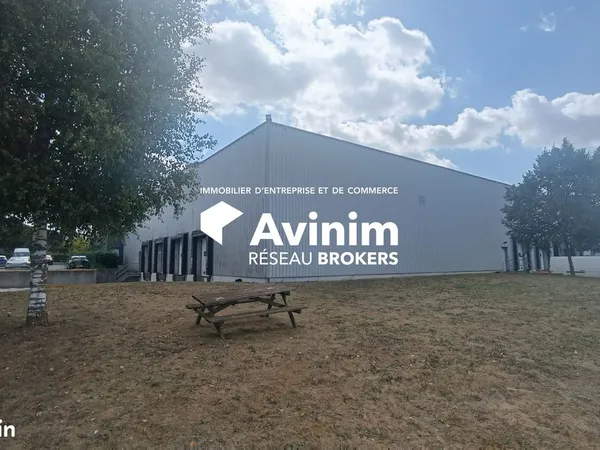Local 3018 m² Saint-Laurent-Blangy