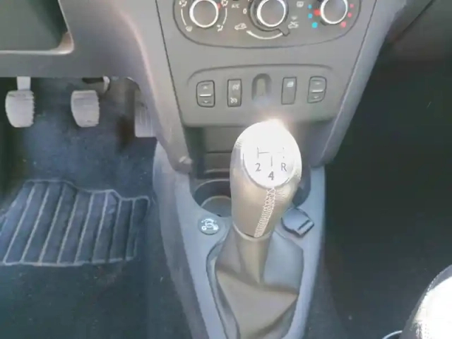 Dacia Sandero eco-g 100 — photo 13