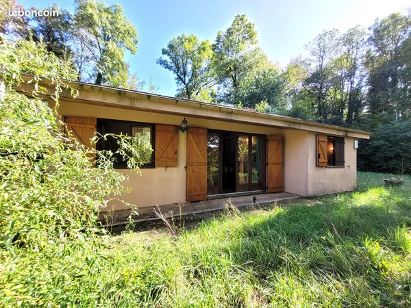 Lot (46) : charmante petite maison dans la campagne quercynoise région de Rocamadour