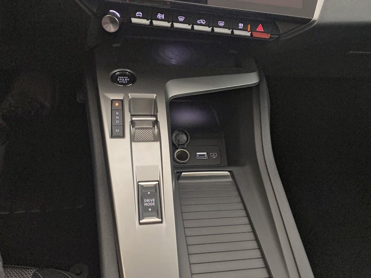Peugeot 308 hybrid 145 e-dcs6 allure — photo 17