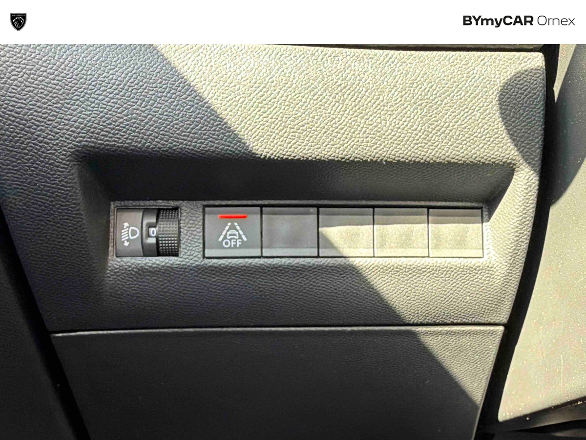 Peugeot 2008 PureTech 130 S&amp;S EAT8 — photo 25