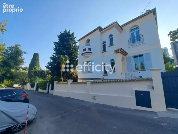 Maison 12 pièces 200 m² à vendre à Cannes (06400)