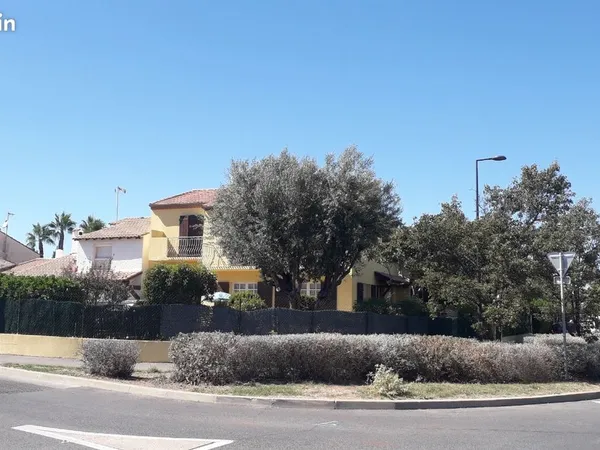 Pérols villa 3 faces en angle + T2 indépendant 33 m2 + garage 40 m2 - terrain 450 m2 - Quartier calm