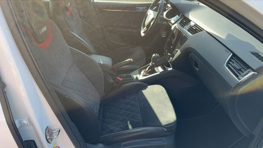 Skoda Octavia Combi RS 2.0 TSI 245 DSG7 - Sport – 2018 – 146000 km – Essence – Boîte Automatique — photo 27