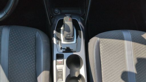 Peugeot 2008 1.5 BlueHDi 130 EAT8 - Allure – 2020 – 128069 km – Diesel – Boîte Automatique — photo 9