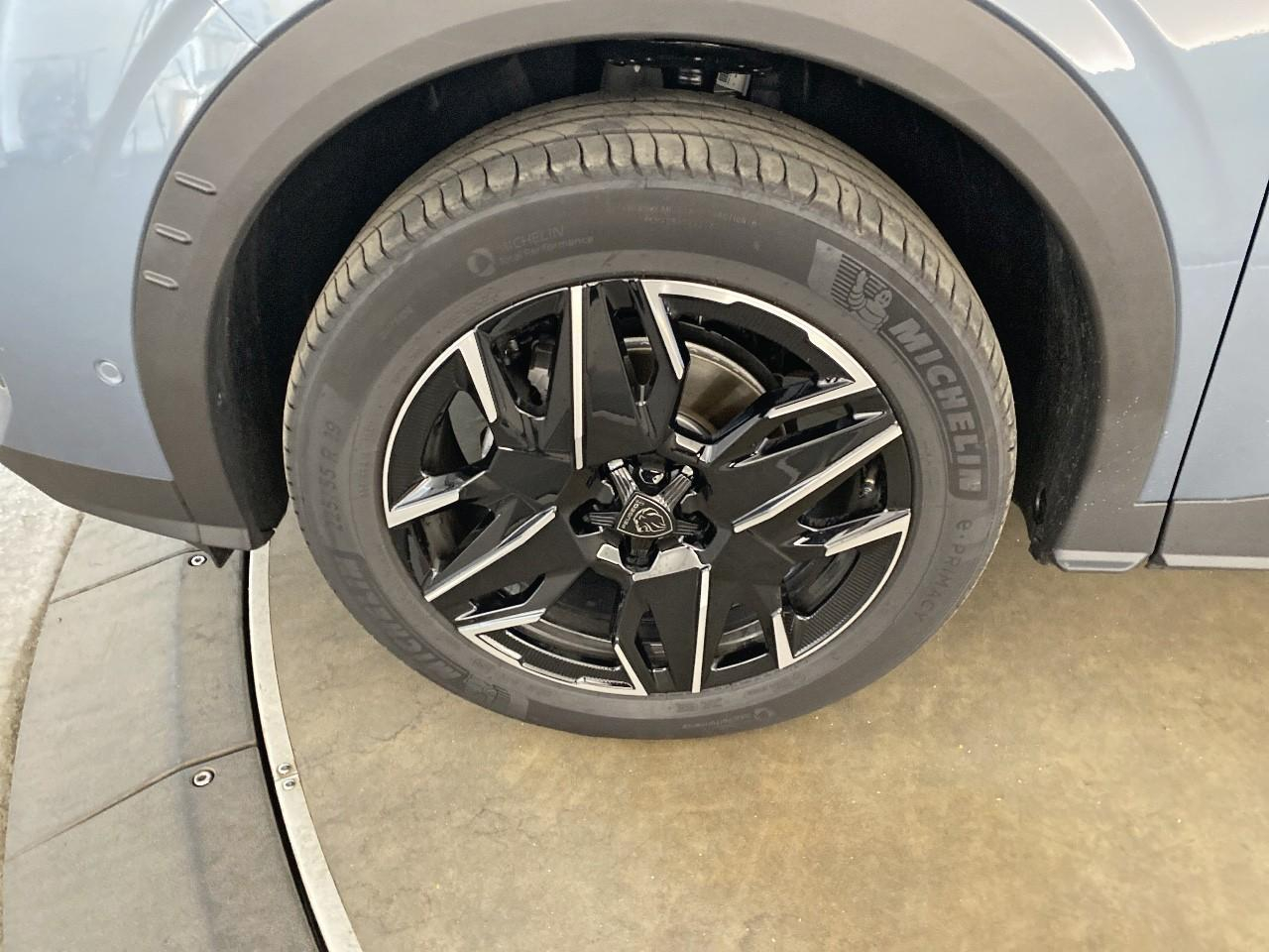 Peugeot 3008 hybrid 145 e-dcs6 gt — photo 11