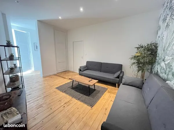 Appartement 1 pièce 100 m²